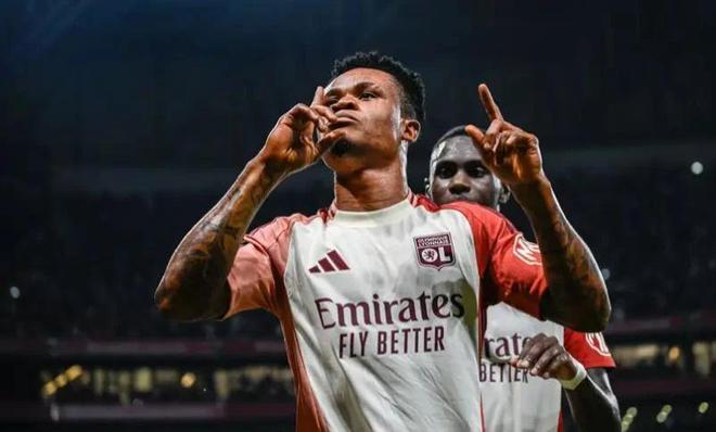 北京国安右 北京国安右